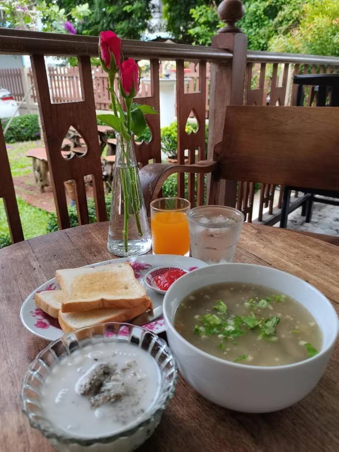 2N Guesthouse Phetchaburi Dış mekan fotoğraf